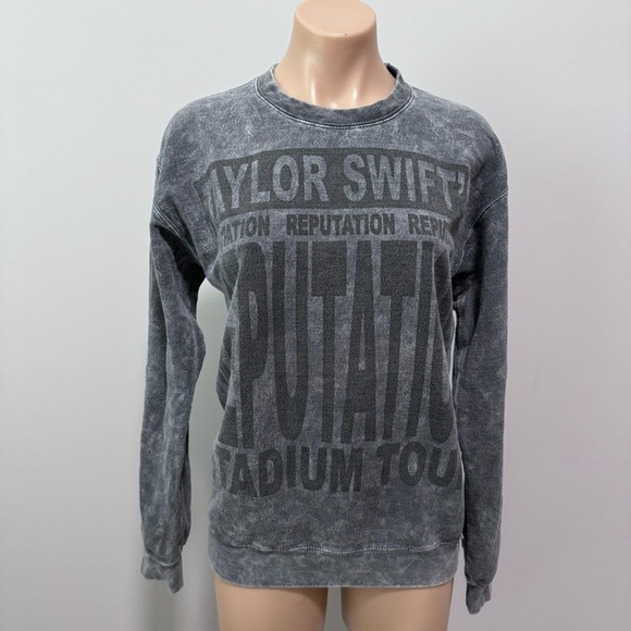 Taylor Swift Reputation Stadium Tour Crewneck Sweatshirt Concert Merch Small - Picture 1 of 6